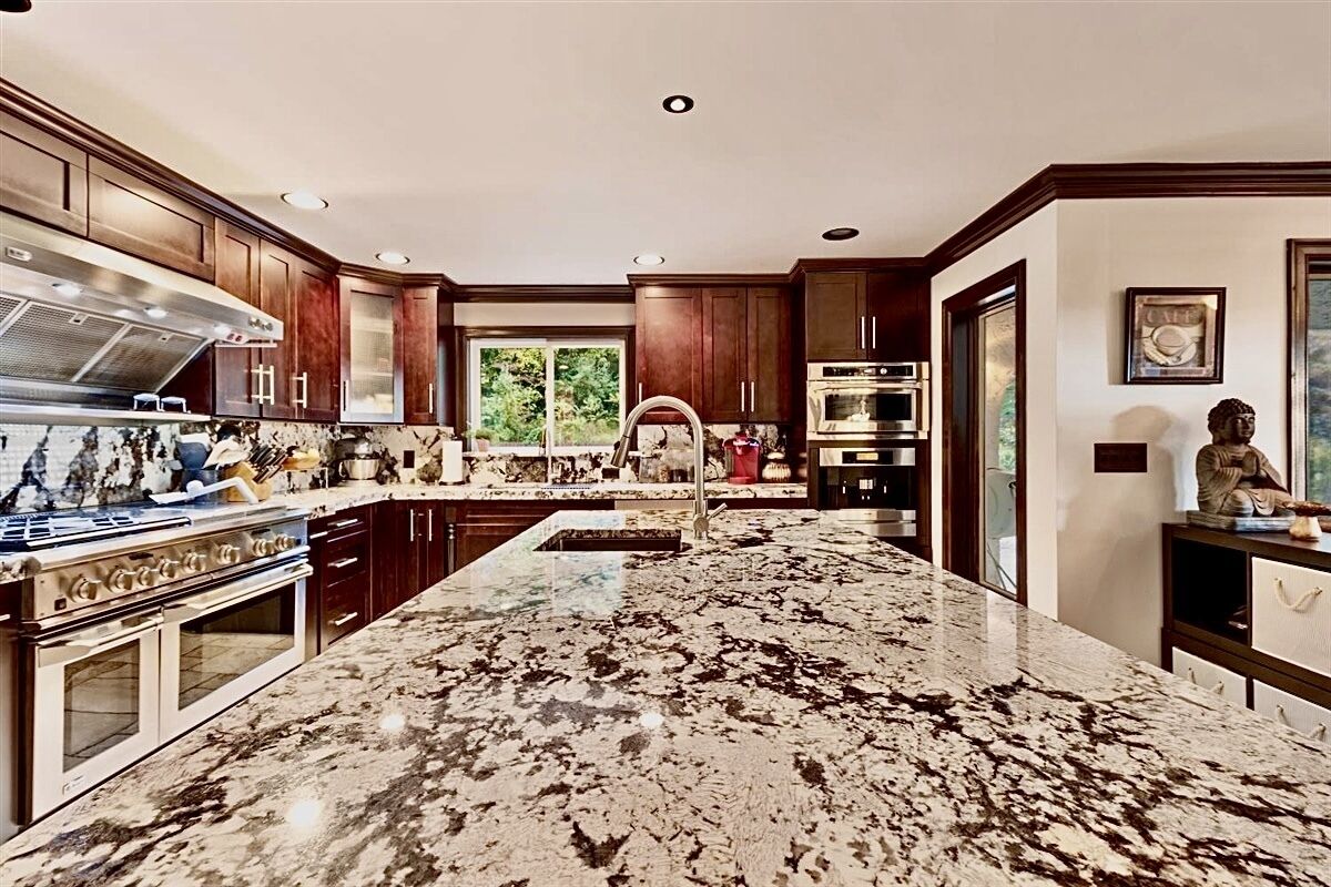 8 Acre Estate Mediterranean Villa 5 Bdrm with 25 mile Views with Lake