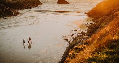 Sumptuous Romance: Tip-top luxe lodge & garden on vast seaside estate