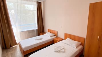 Basic Shared Dormitory | Iron/ironing board, free WiFi