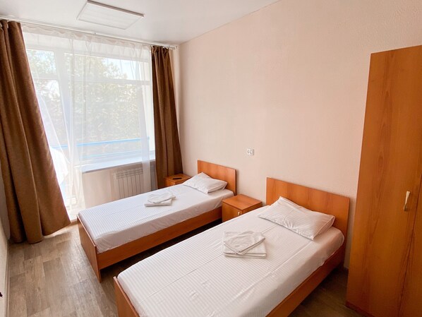 Basic Shared Dormitory | Iron/ironing board, free WiFi