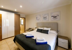 4 chambres, fer et planche à repasser, Wi-Fi gratuit, draps fournis