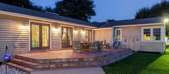 ¡Reserve su retiro costero en The Bay House!