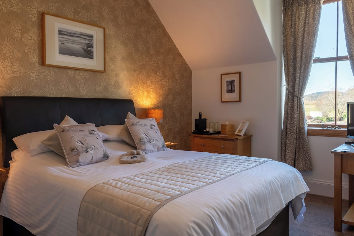 Individually decorated, blackout curtains, iron/ironing board, free WiFi