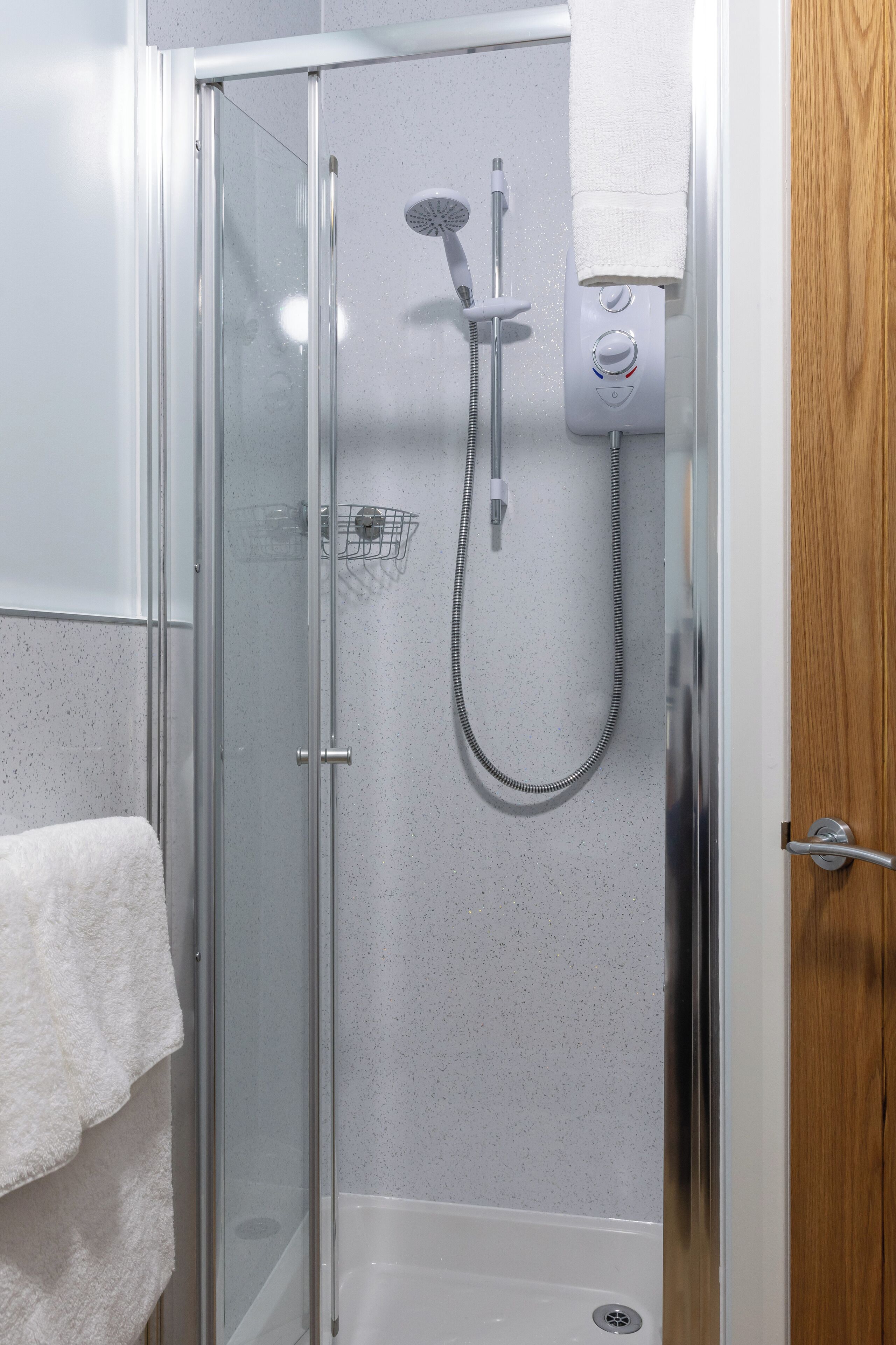 Comfort Double Room, Ensuite (Room 2) | Bathroom | Shower, free toiletries, hair dryer, towels