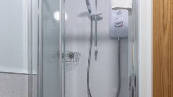 Comfort Double Room, Ensuite (Room 2) | Bathroom | Shower, free toiletries, hair dryer, towels