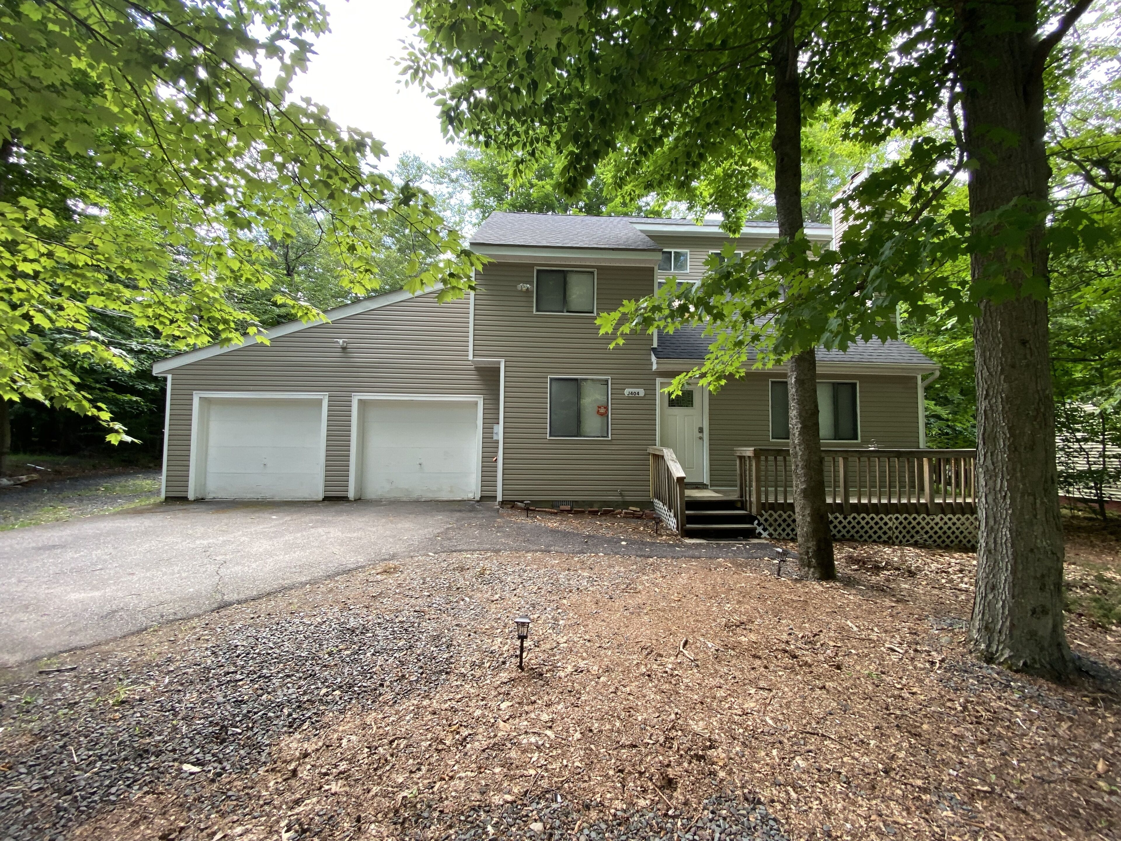Cozy Tobyhanna Pocono House with Hot Tub