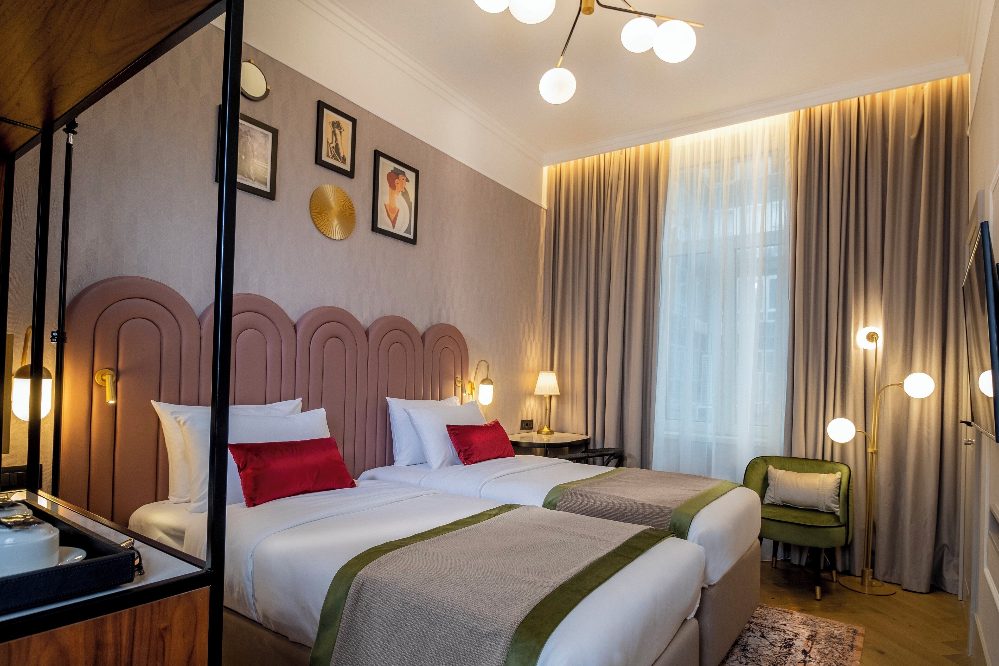 Standard Room, 2 Twin Beds | Minibar, in-room safe, desk, soundproofing