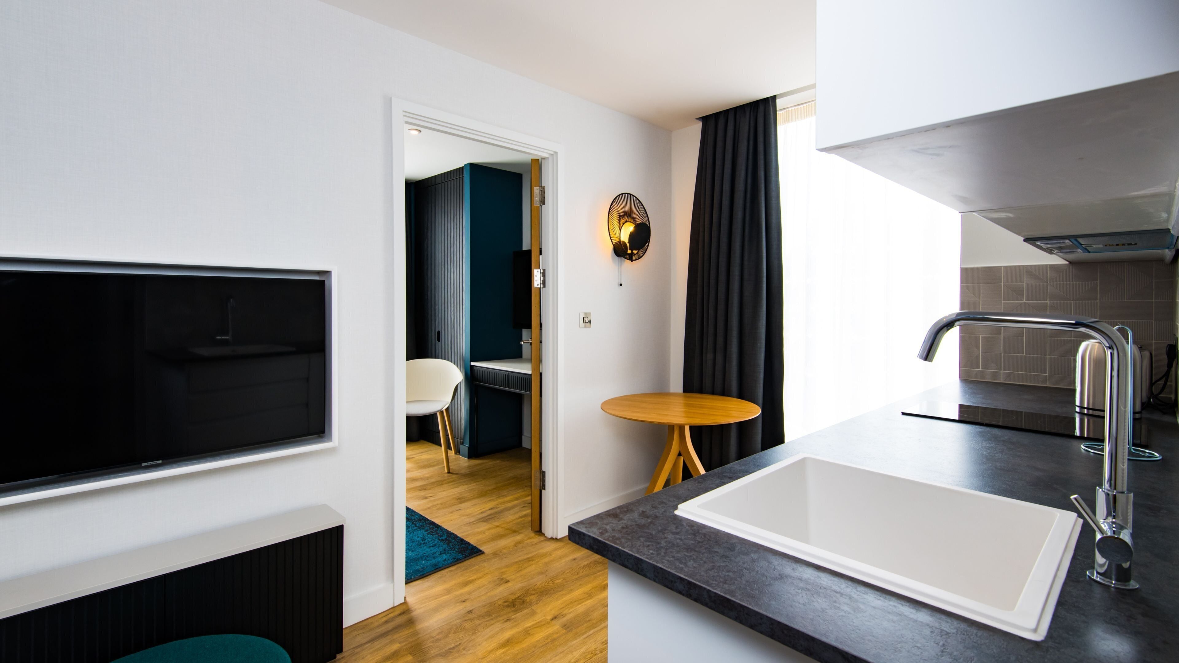 1 bedroom, individually decorated, individually furnished, desk