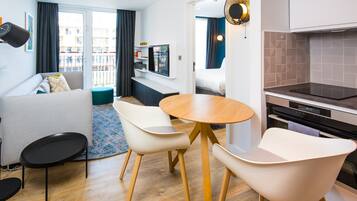 1 bedroom, individually decorated, individually furnished, desk