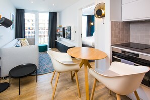 1 bedroom, individually decorated, individually furnished, desk - Staybridge Suites Cardiff by IHG (Cardiff)