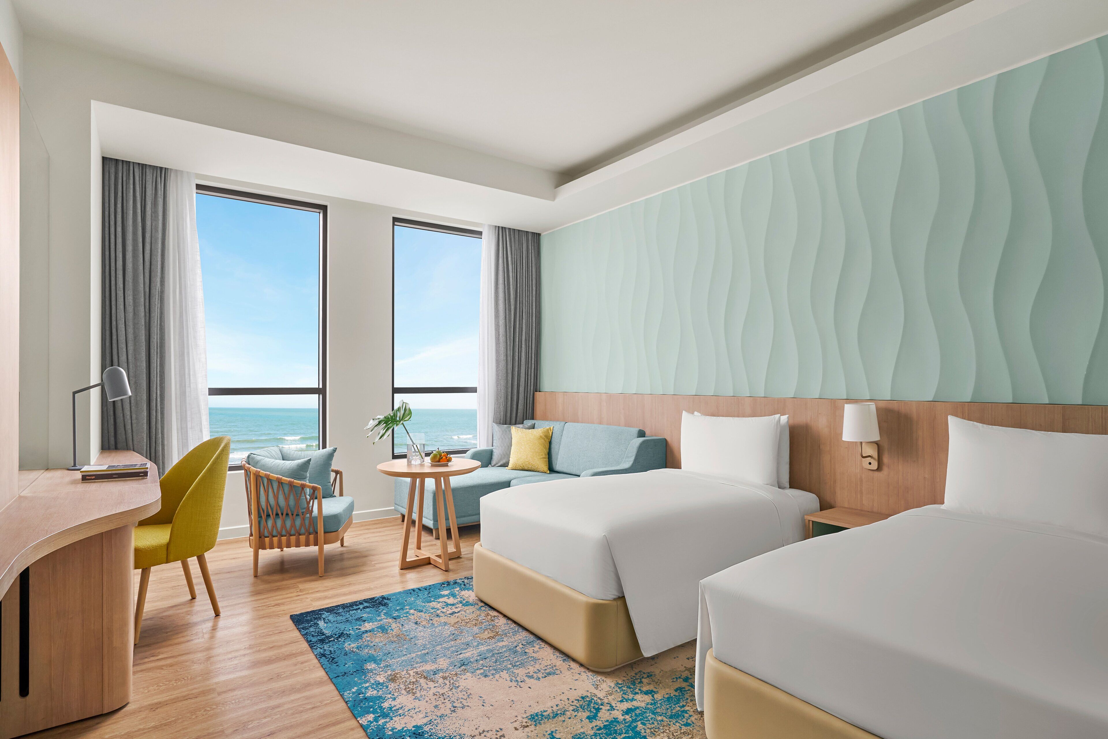 Minibar, caja fuerte, escritorio y sistema de insonorización