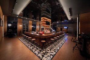 2 bars/lounges, poolside bar - Holiday Inn Resort Ho Tram Beach by IHG (Ho Chi Minh City)