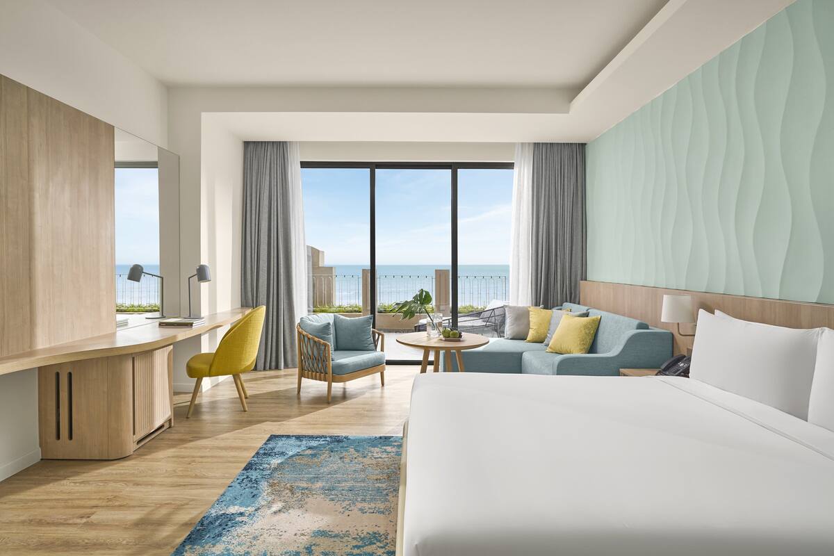 standard room, 1 king bed, smoking, ocean view (cabana) | 1 bedroom, minibar, in-room safe, desk