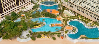 ฮอลิเดย์ อินน์ รีสอร์ต โฮแทรมบีช บาย IHG