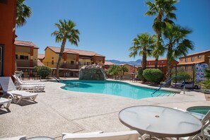 室外泳池、暖水池