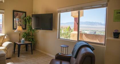 A Desert Oasis with a View - Prime Location for Golfers!