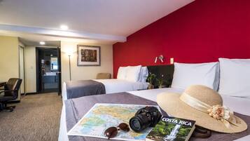 迷你吧、客房内保险箱、笔记本电脑工作区、隔音