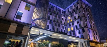 アーバン グリーン ホテル & スイーツ