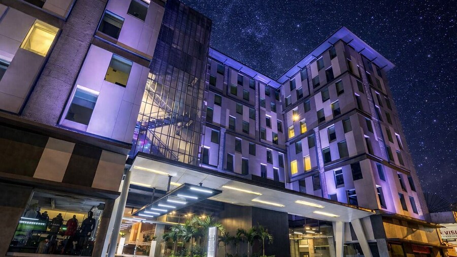 Urban Green Hotel & Suites