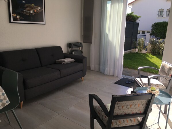 تلفزيون، كُتُب