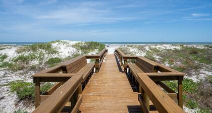 Seaside Serenity 2BR Condo by Beach in St Aug!
