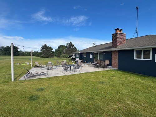 Clam Lake Access - sleeps 10. Close to Torch  Lake. Between Bellaire and Alden