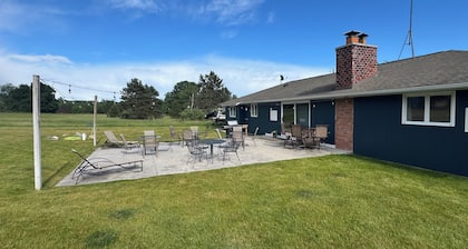 Clam Lake Access - sleeps 10. Close to Torch Lake. Between Bellaire and Alden