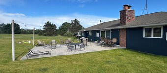 Clam Lake Access - sleeps 10. Close to Torch Lake. Between Bellaire and Alden