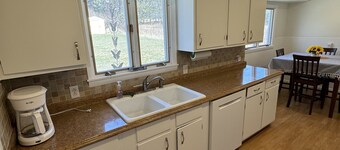 Clam Lake Access - sleeps 10. Close to Torch  Lake. Between Bellaire and Alden