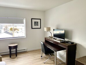 1 chambre, bureau, espace de travail pour ordinateur portable