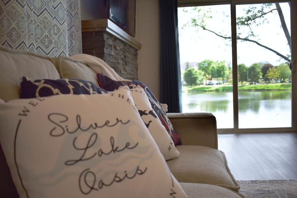 Silver Lake Oasis