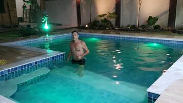 Piscina interna, piscina externa