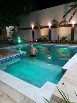 Piscine couverte, piscine extérieure