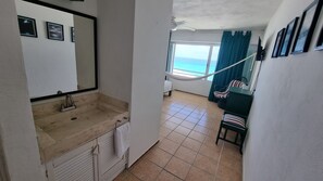 Bathroom - New Beachfront PH at Brisas By The Spot (Cancun)
