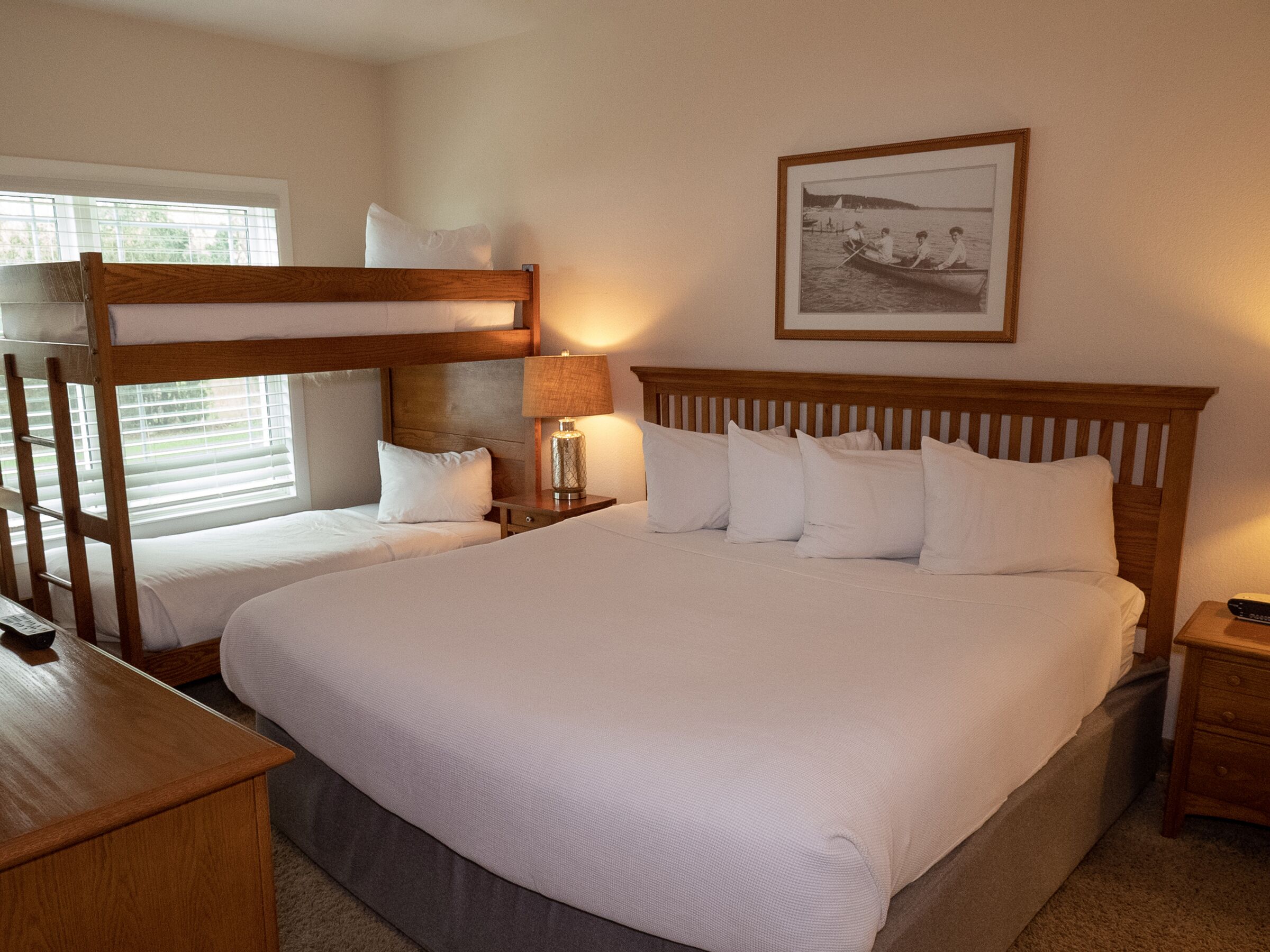 123 - Premium Lake View Condo Suite