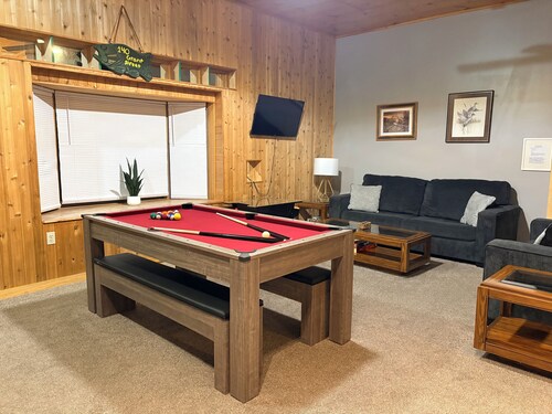 Stay In Ohiopyle, Hot tub & Pool Table - Closest to the GAP trail