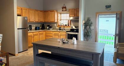 Stay In Ohiopyle, Hot tub & Pool Table - Closest to the GAP trail