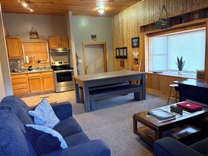 Smart TV, video games - Stay In Ohiopyle, Hot tub & Pool Table - Closest to the GAP trail (Ohiopyle)