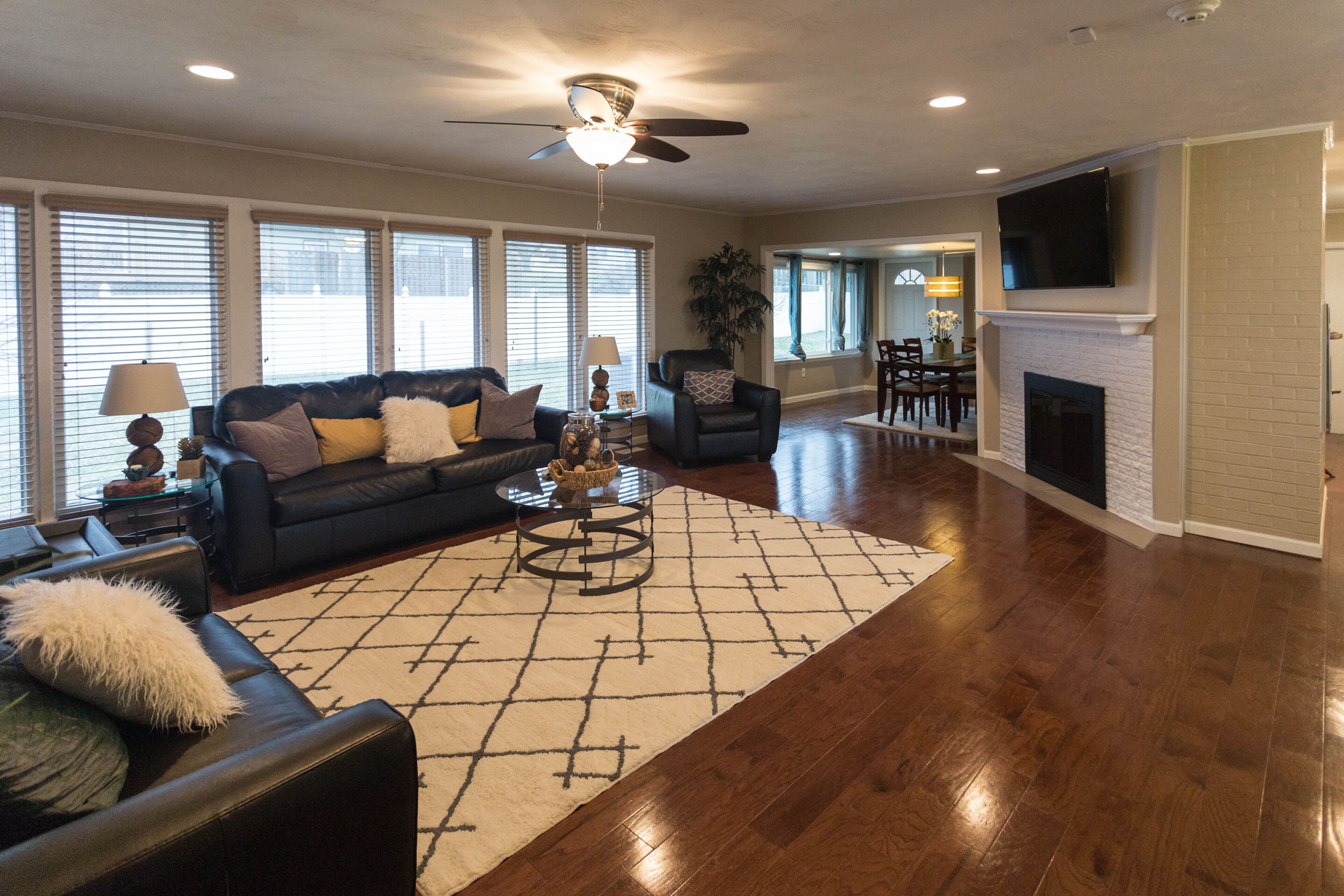 Charming Ranch House With Excellent Location, Comfortable and Cozy, Free WIFI