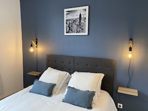 2 bedrooms, iron/ironing board, travel cot, WiFi