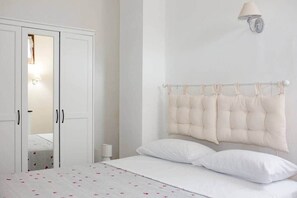 1 slaapkamer, een kluis op de kamer, een strijkplank/strijkijzer