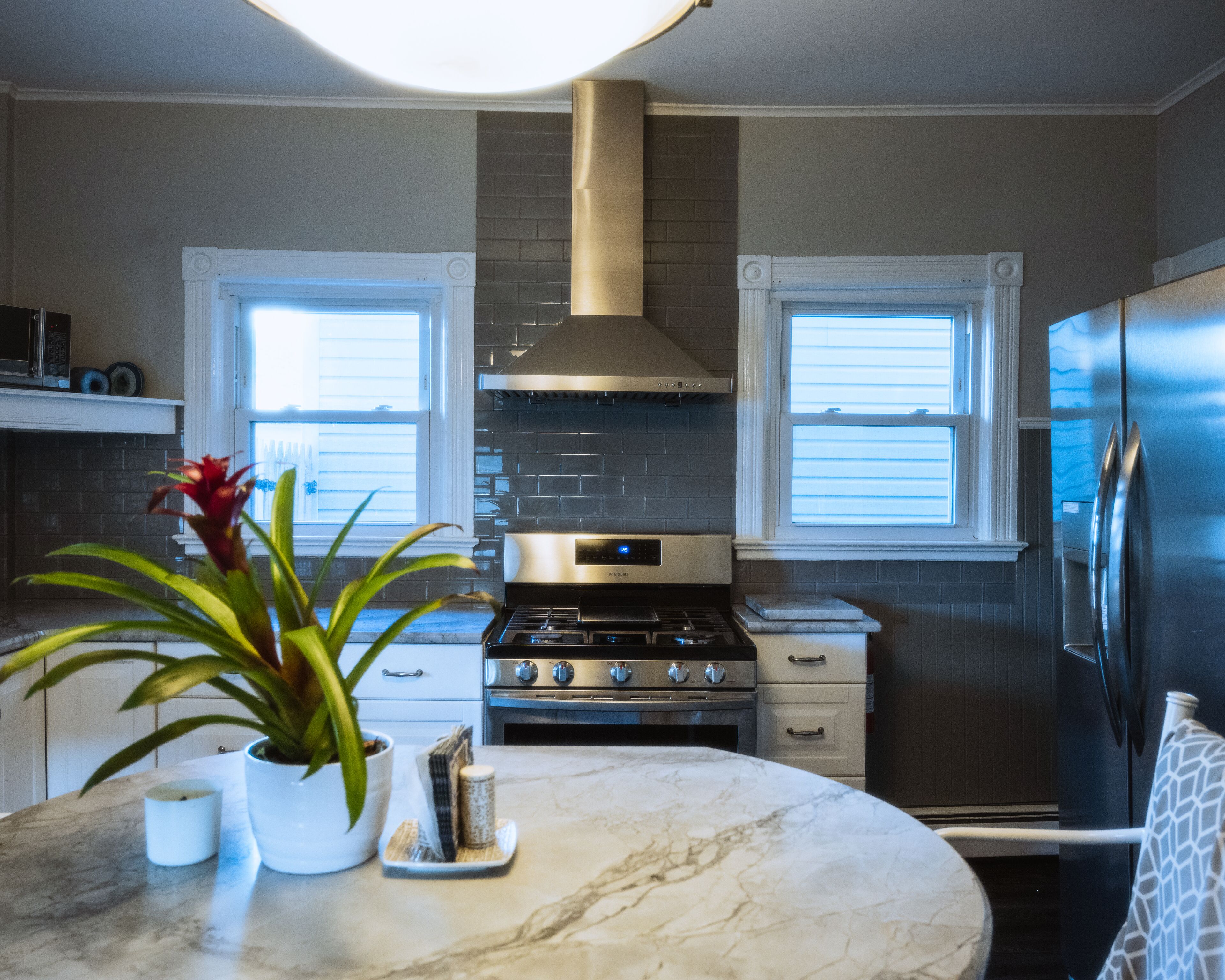 Updated Victorian Steps to Beach and Main St