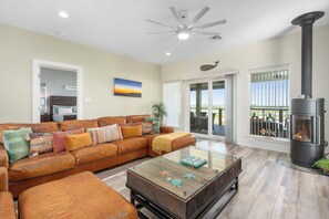 TV, fireplace, offices