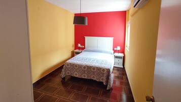 3 Schlafzimmer, Bügeleisen/Bügelbrett, Bettwäsche