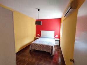3 Schlafzimmer, Bügeleisen/Bügelbrett, Bettwäsche