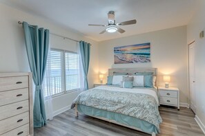 3 bedrooms, desk, iron/ironing board, free WiFi