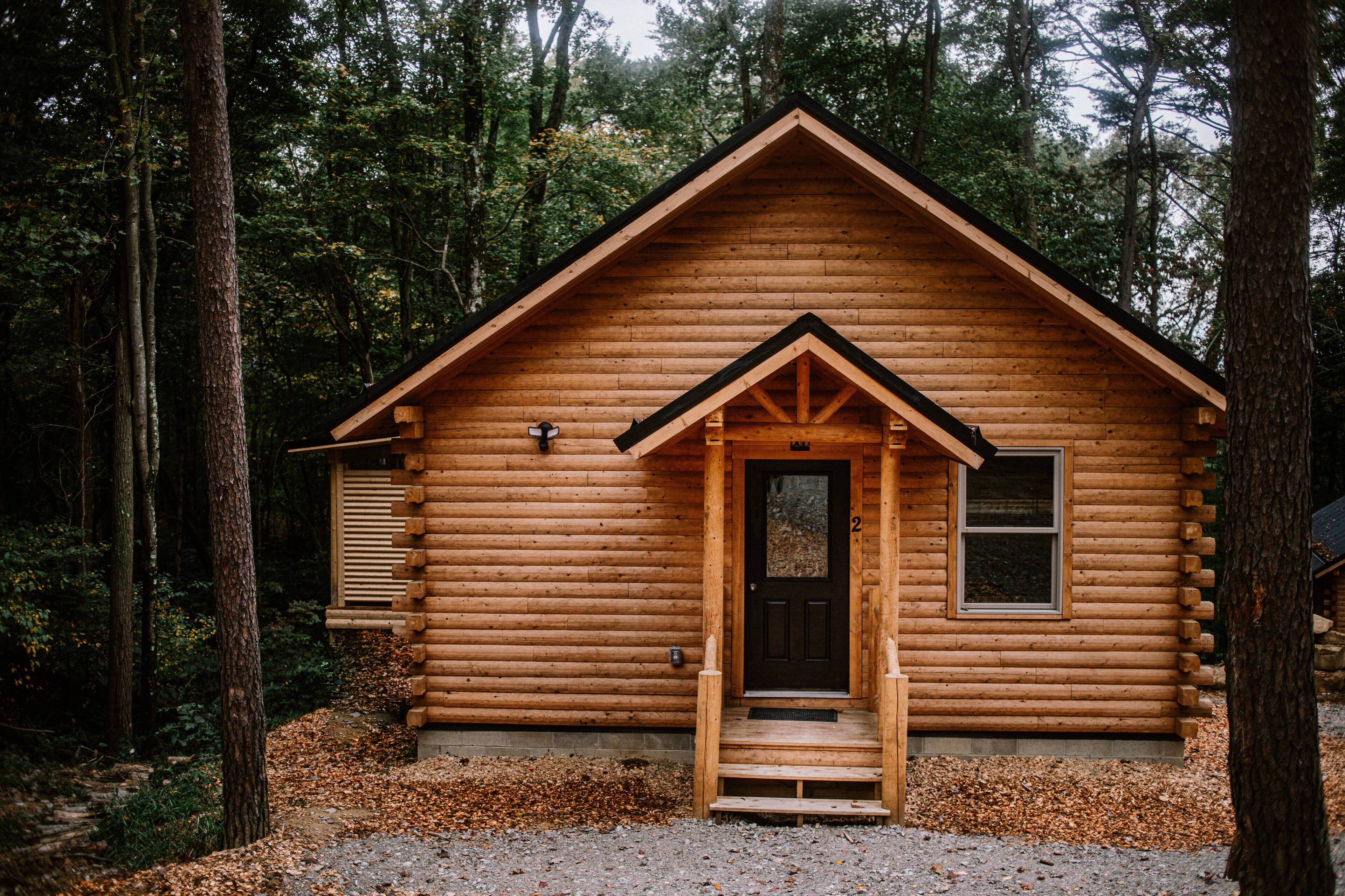 Pinot Cabin ~ Hocking Hills > Firepit, Hot tub, Wifi, Hiking, Fishing
