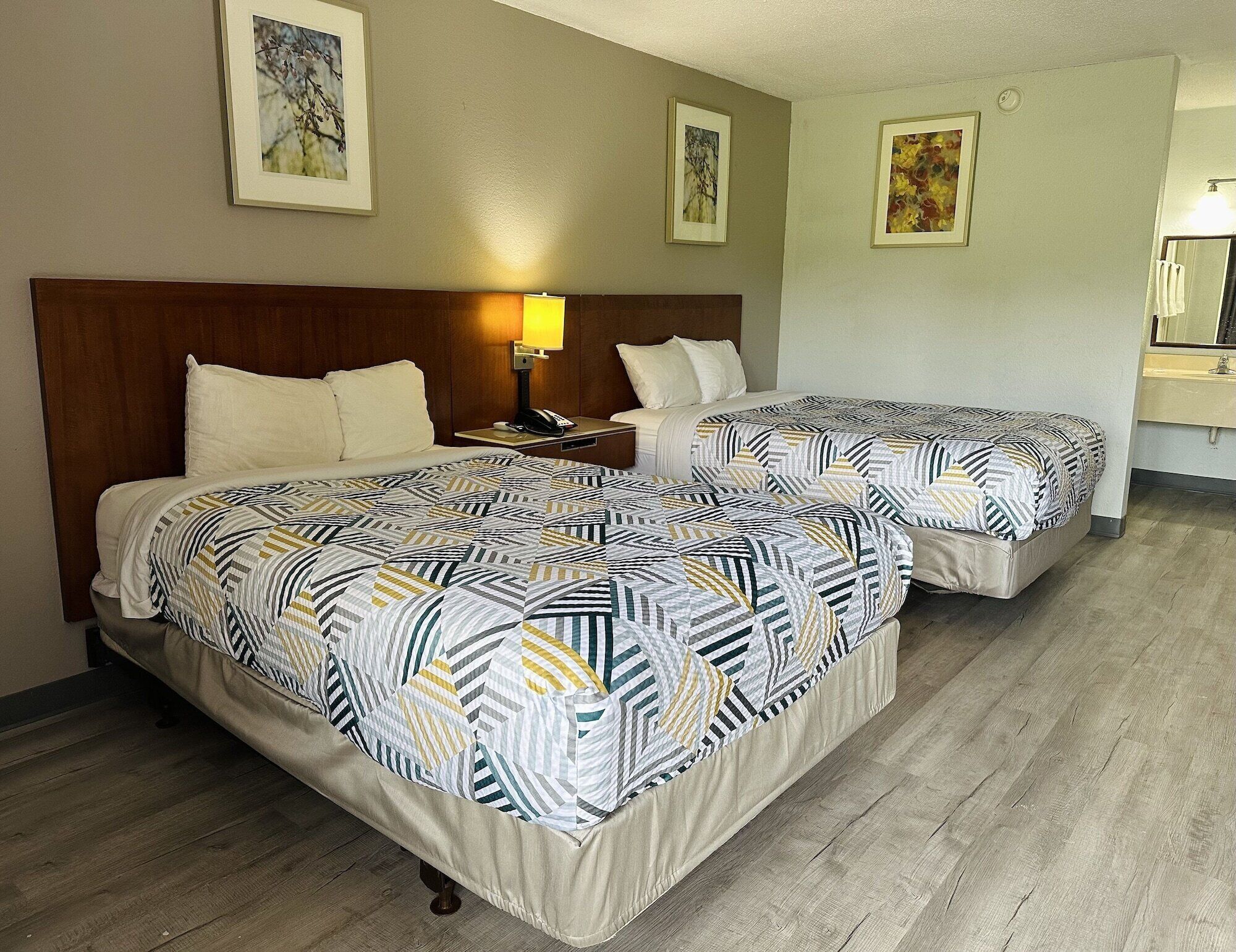 Free WiFi, bed sheets