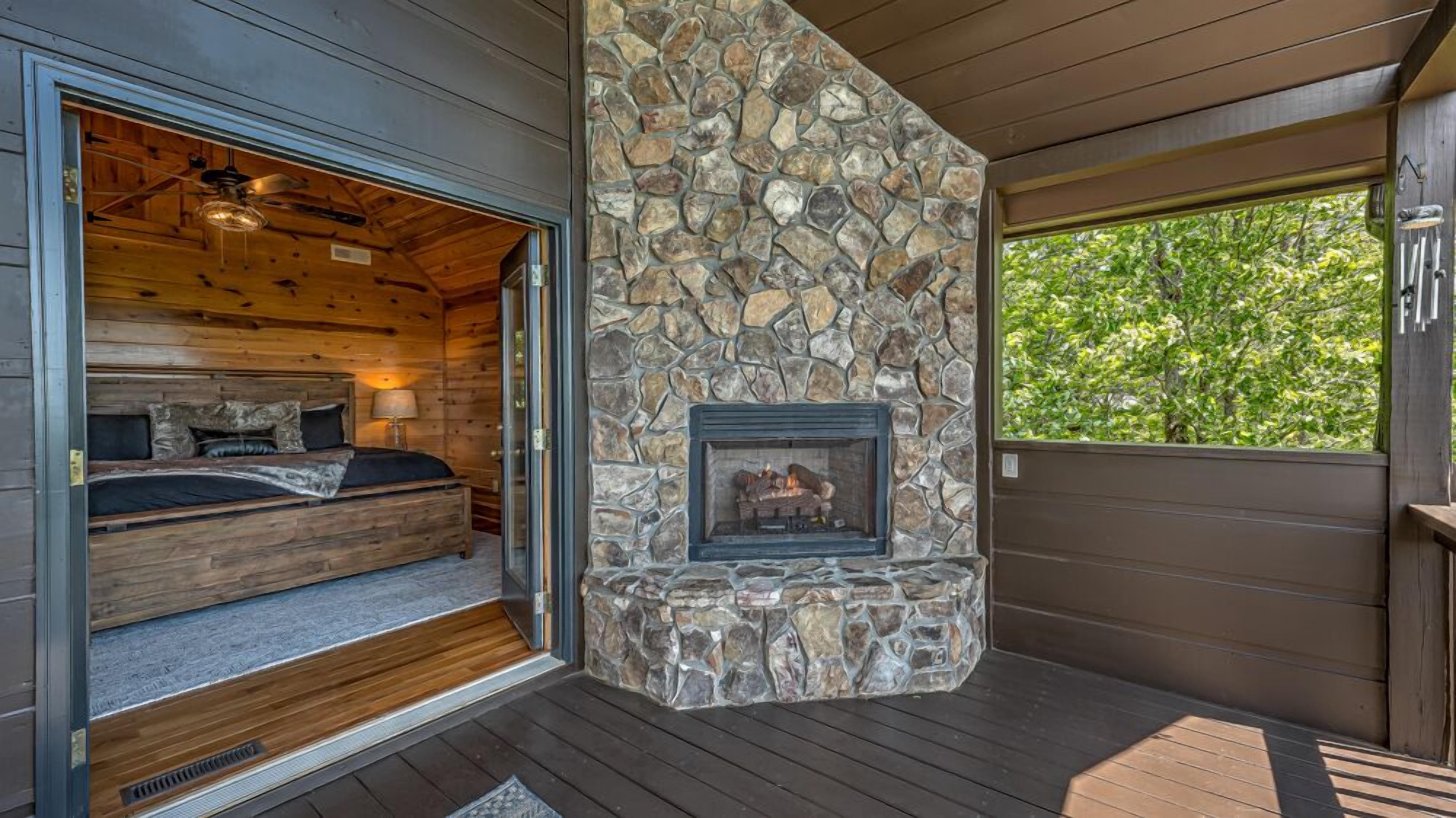 Sundance Retreat - Panoramic Mountain Views | Hot tub | Shuffleboard | Game Table | Fire Pit