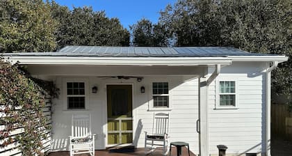 Updated Guest House in Beaufort Historic District--Walkable to Front Street!